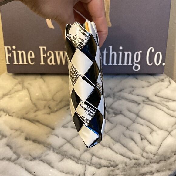 Recycled Woven Paper Clutch - Picture 5 of 12